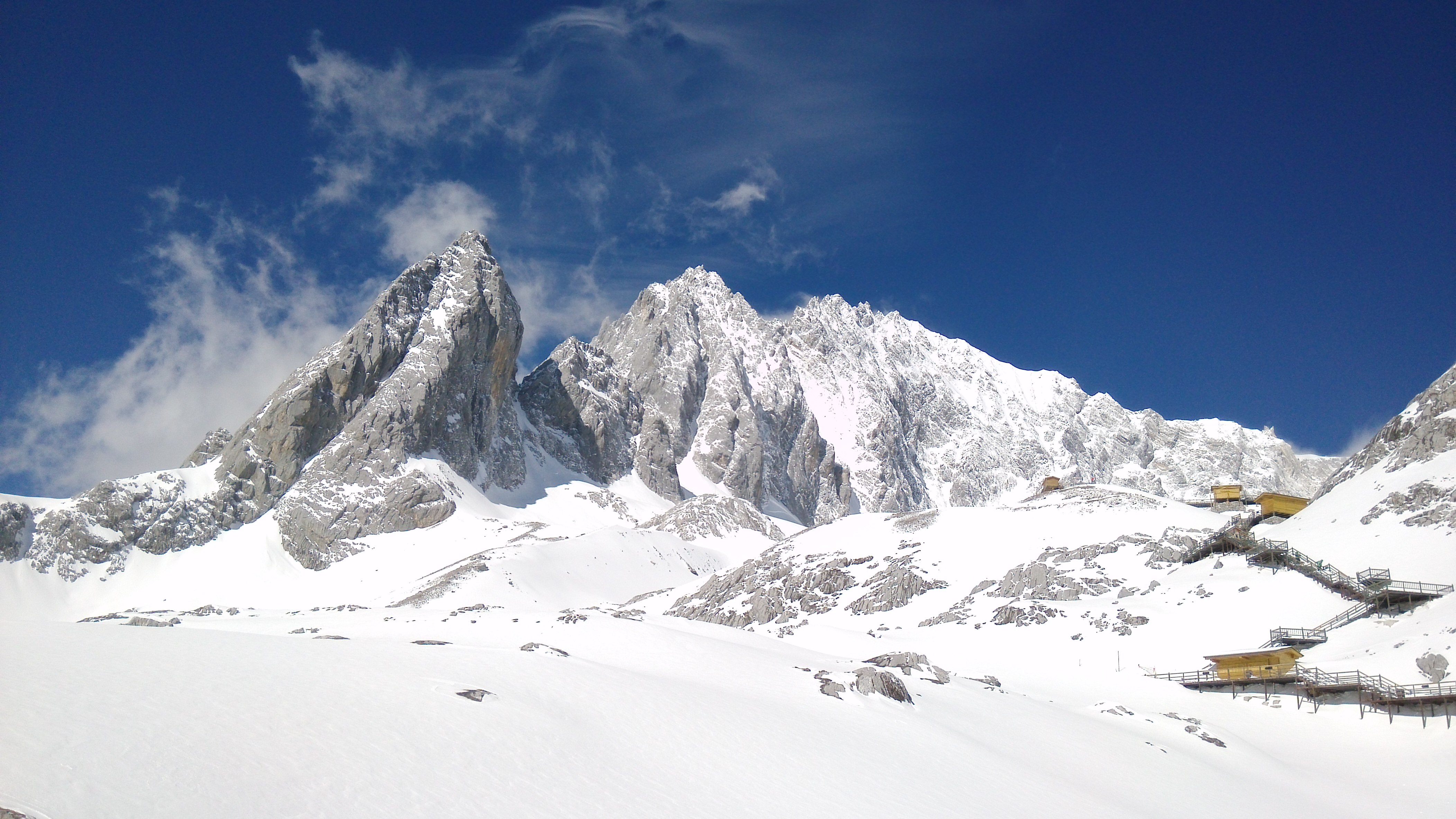 《雪山之峰》---自備井 武小慧.jpg